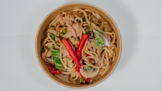 Лапша с курицей в слив соусе