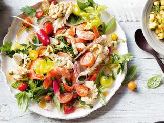 Salată cu fructe de mare 