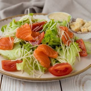 Гай Юлій з лососем 