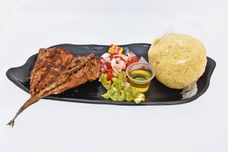 APF (Attiéké + Poisson fume)