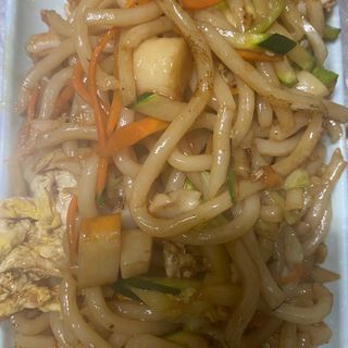 S51 Udon saltata con frutti di mare