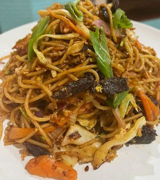 Chow Mein De Carne Seca De Búfalo