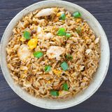 Пържен ориз с пилешко (500г)