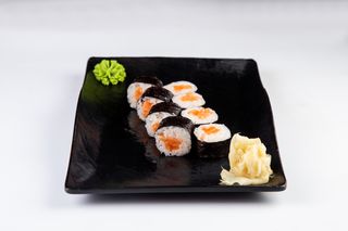 Ролл с лососем и сливочным  сыром