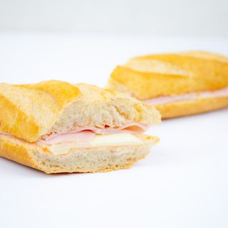 Bocadillo De Jamón Dulce y queso