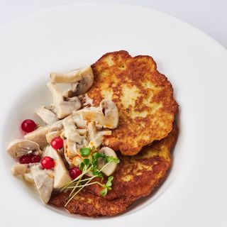 Деруни з грибним соусом (270г)