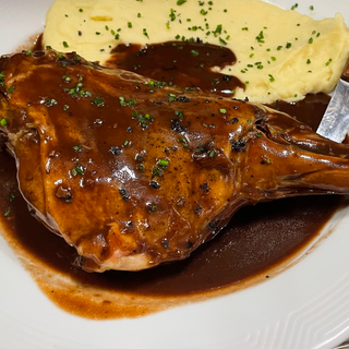 Pierna de cordero lechal cocida a baja temperatura