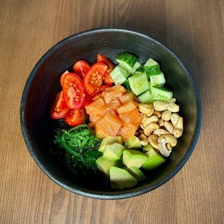 Боул з лососем