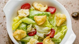 Д. Фермерский салат с хлебом "мыжыма".