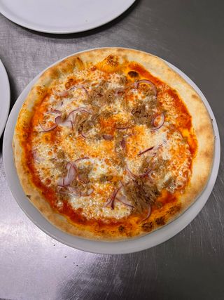 Pizza Tonno e Cipolla