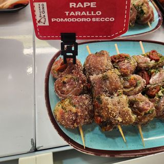 Bombetta: rape, tarallo e pomodoro secco