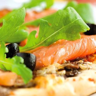 Salmone rucola e maionese  teglia intera