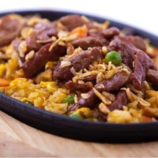 PAELLA DE SECRETO Y SETAS Y PIMIENTO 