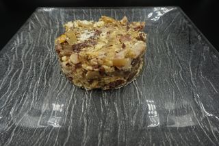 Tapa De Ous Remenats Amb Bacón, Ceba I Baldana