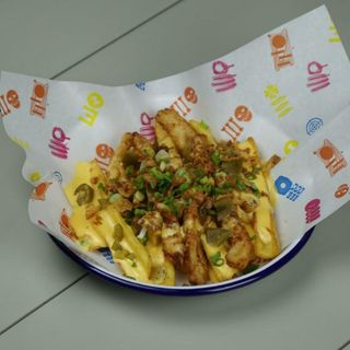 КАРТОПЛЯ ФРІ З СИРНИМ СОУСОМ (300 г)