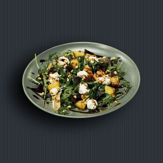 Салат с рукколой