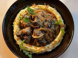 Wątróbka w sosie śmietanowym (150/150g)