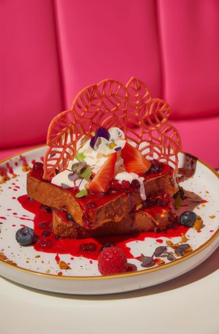 Tostada de frutos del bosque