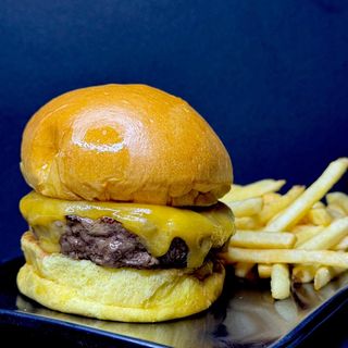 Cheese Burger (Con Patatas)