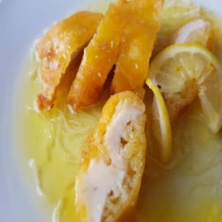 Pollo Con Salsa Limón