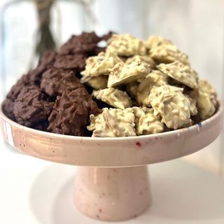 Bombones roca chocolate con leche caja 1/2kg 