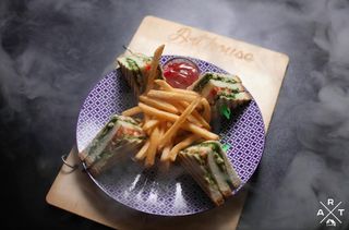 Клаб-сэндвич с курицей (690 гр.)