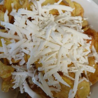 Пържени картофи със сирене (220г)