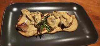 Свинско бон фили с гъби