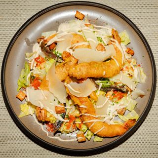 Salată Caesar cu creveți