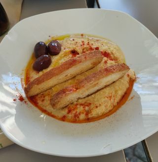 Hummus de garbanzos con picos