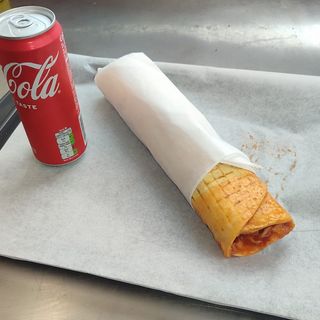 Hatay style chicken doner with sauce + cocacola