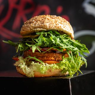 Burger Łaciata mućka