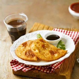 Чебурек з сиром та зеленню (160г)