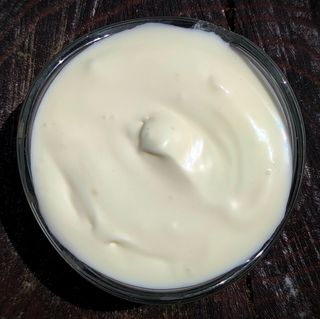 Sos smantana cu usturoi