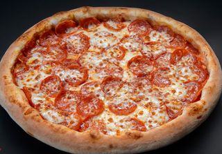 Pizza Pe Vatră Diavola 28cm