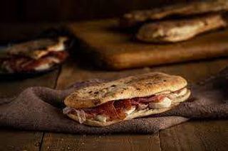 Saltimbocca wurstel e patatine