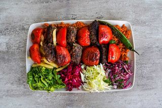 Domatesli kebap (kebap cu roșii)