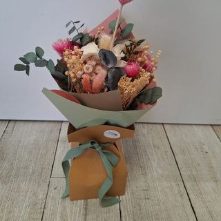 Ramillete Flor Rosa y Verdes