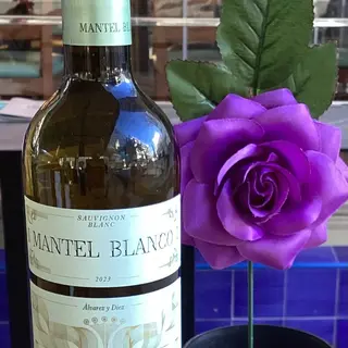 MANTEL BLANCO