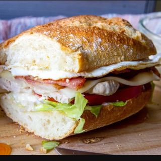 Bocadillo Especial Lomo Fresco