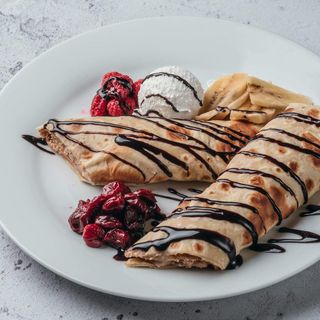 Palačinka sa Eurokremom Takovo, kokosom i suvim grožđem