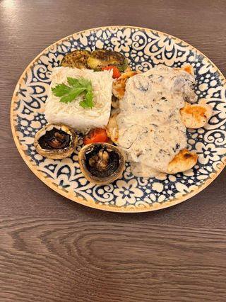 Piletina u sosu od gljiva