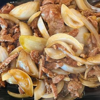 Ternera con cebolla