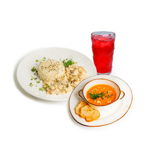 Тыквенный суп, курица в сливочном соусе, морс клюквенный (300 мл)