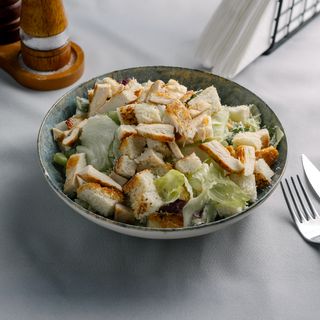 Salată Caesar