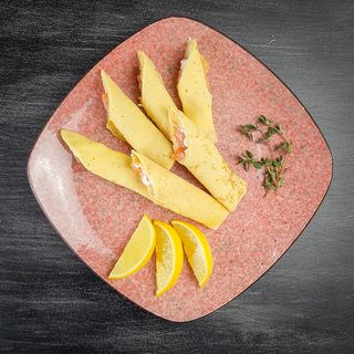 Млинці з сьомгою і крем-сиром