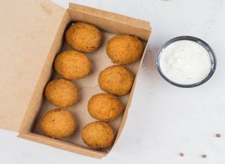 Фалафель з соусом (200/30г)