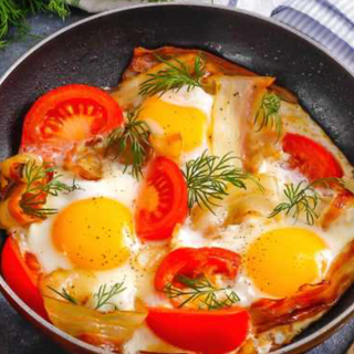 Яичница с помидорами