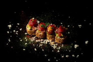 65. Uramaki Atún Tobiko (8 Pzs.)