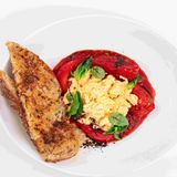 Скрембл с томатами